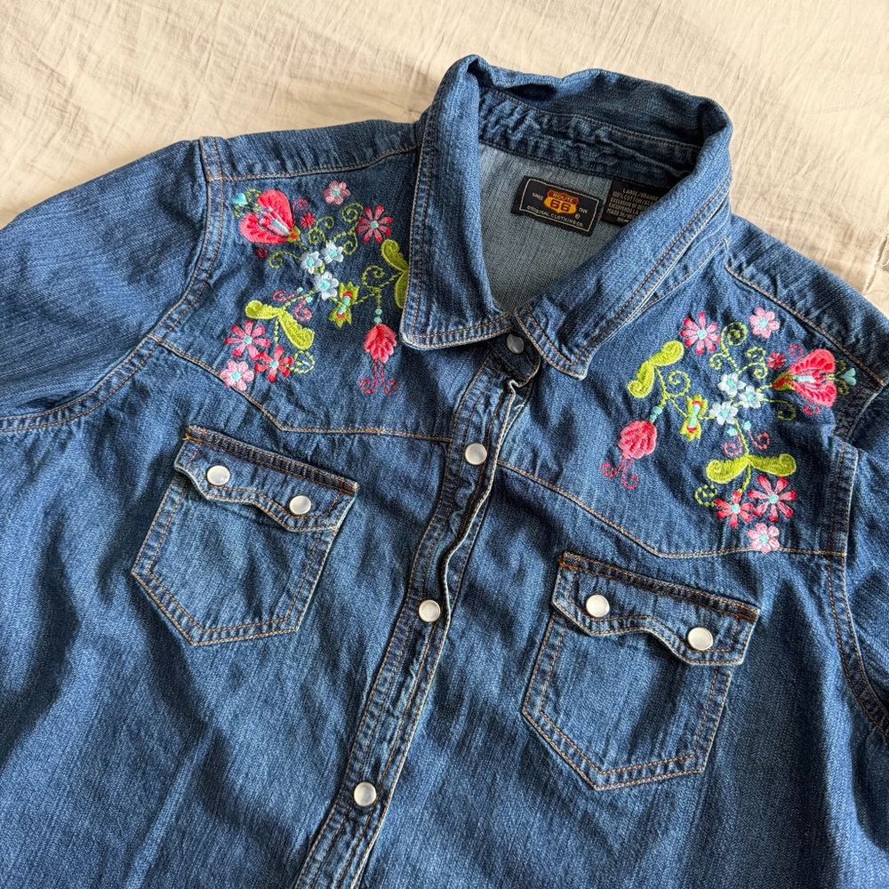 Vintage Route 66 Blue Denim Floral Embroidered Pearl Snap 3/4 Sleeve‎ Jacket
